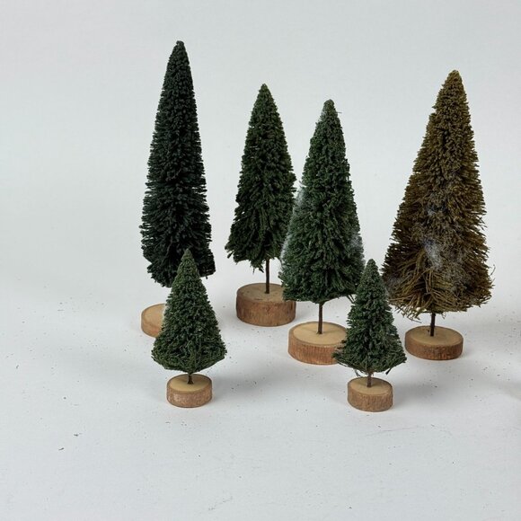 Vintage Lot Of 8 Miniature Village Trees With Wood Bases Holiday Decor - Picture 4 of 7